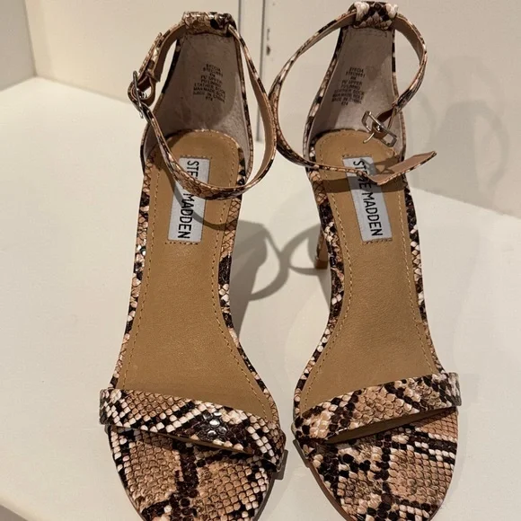 Steve Madden Women's Snakeskin Heels size 6 - Picture 3 of 11